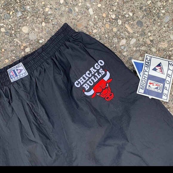Vintage Chicago Bulls joggers - Picture 3 of 4